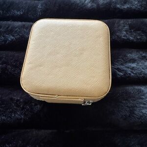 Thirty-One Gold Jewelry Case